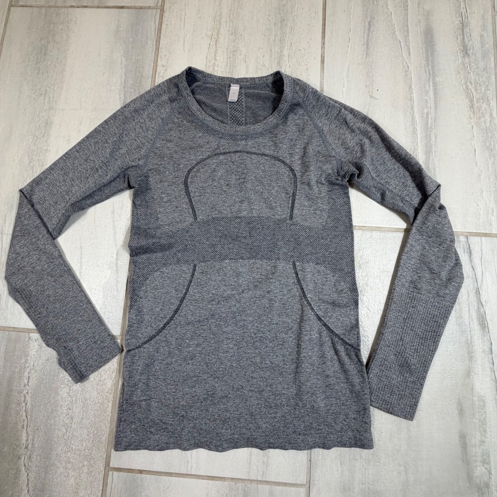 Lululemon Swiftly Tech Long Sleeve Crew 2.0 Grey Heather Size 6 Activewear Top